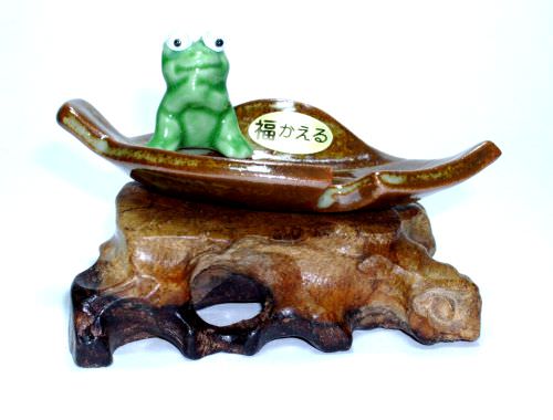 Drink, Food, Fruit & Little Creature | Frog in Ceramic Tray 